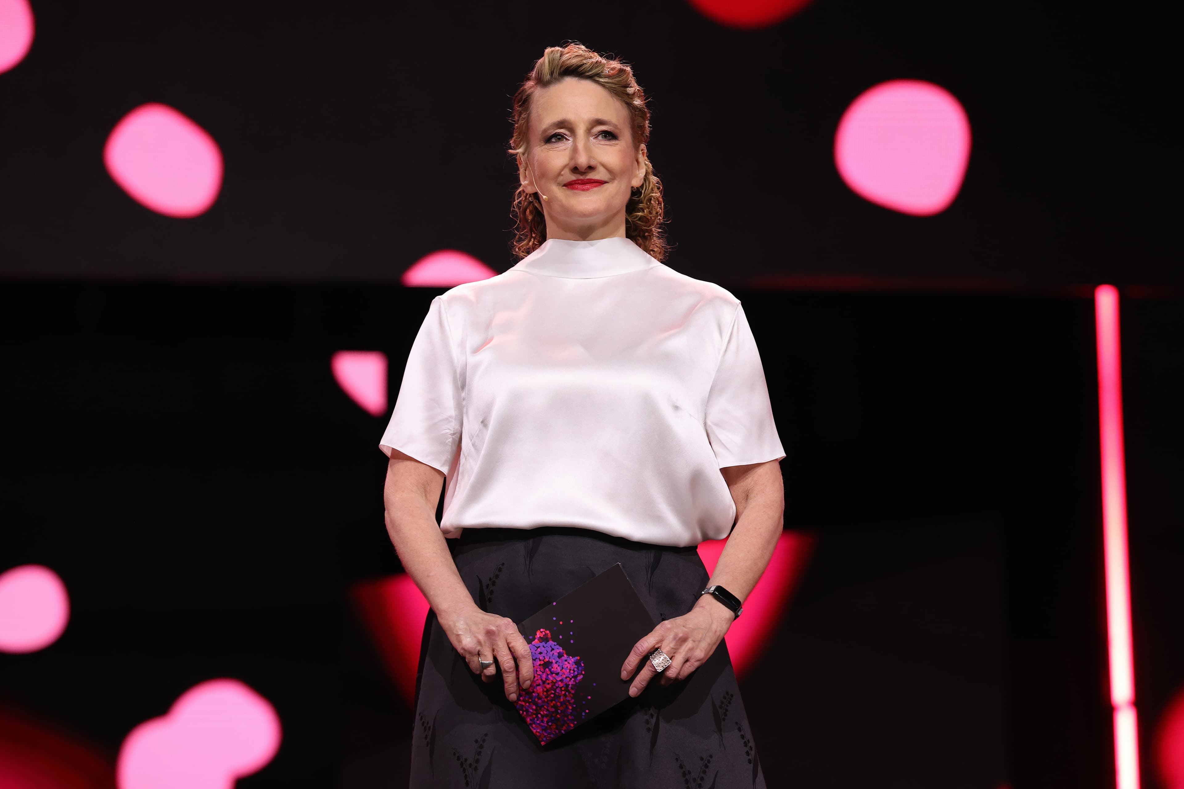 Equipo de la Berlinale cierra filas en apoyo a su directora Tricia Tuttle tras exitosa edición 2026