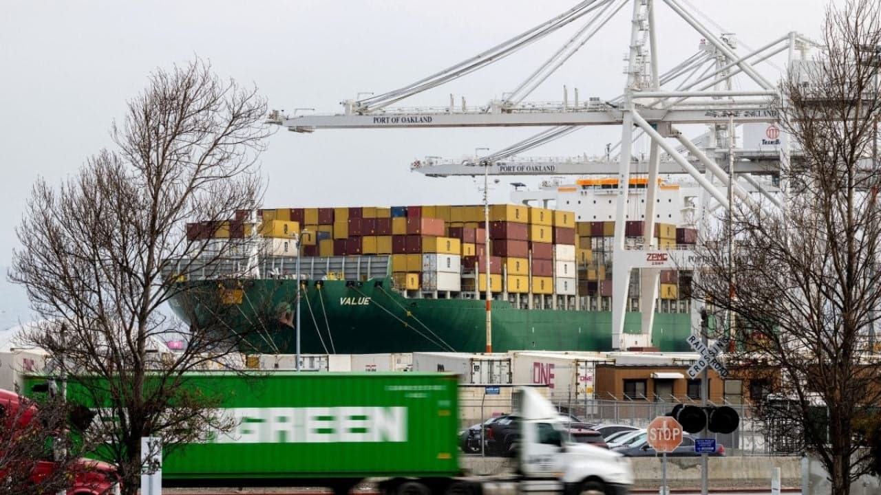 Entra en vigor arancel del 10% en Estados Unidos: Incertidumbre por amagos de Trump de elevarlo al 15%