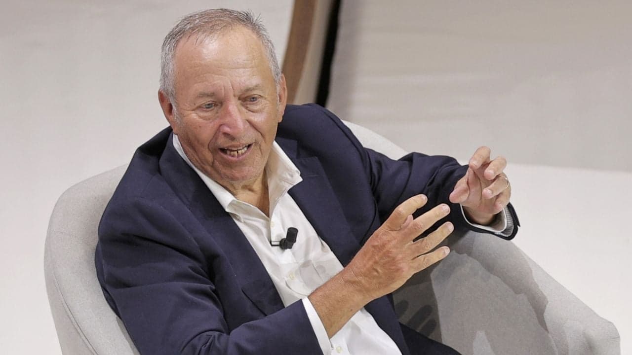 Larry Summers renuncia a Harvard tras revelaciones del caso Epstein