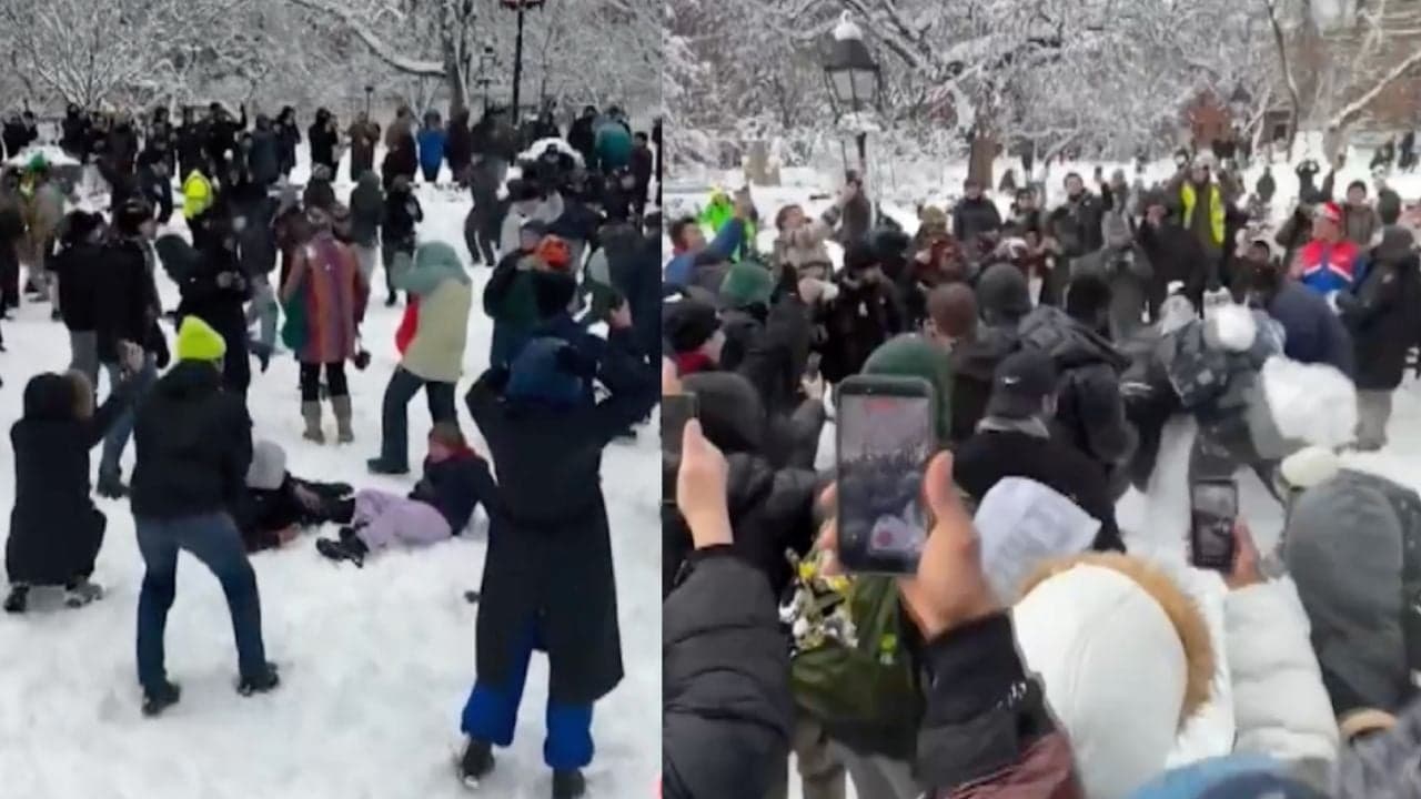 Arrestan a joven por agredir a policías durante caótica batalla de nieve en Nueva York