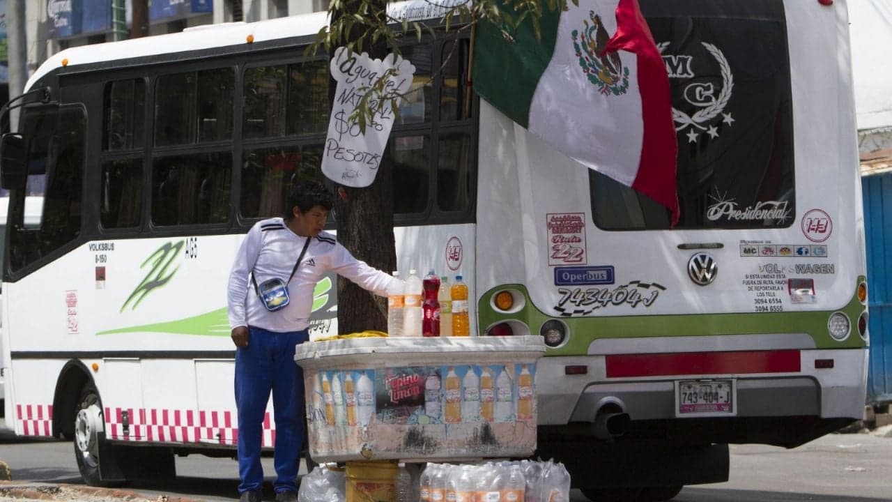 La informalidad laboral en México repunta: alcanza el 55% al cierre de 2025, su nivel más alto en tres años