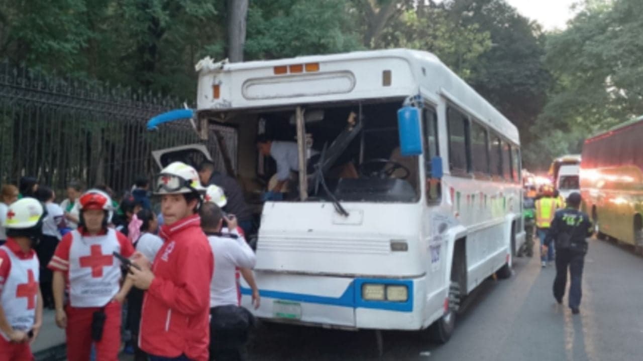 Saldo de 15 peregrinos heridos tras fuerte choque en la Avenida Constituyentes