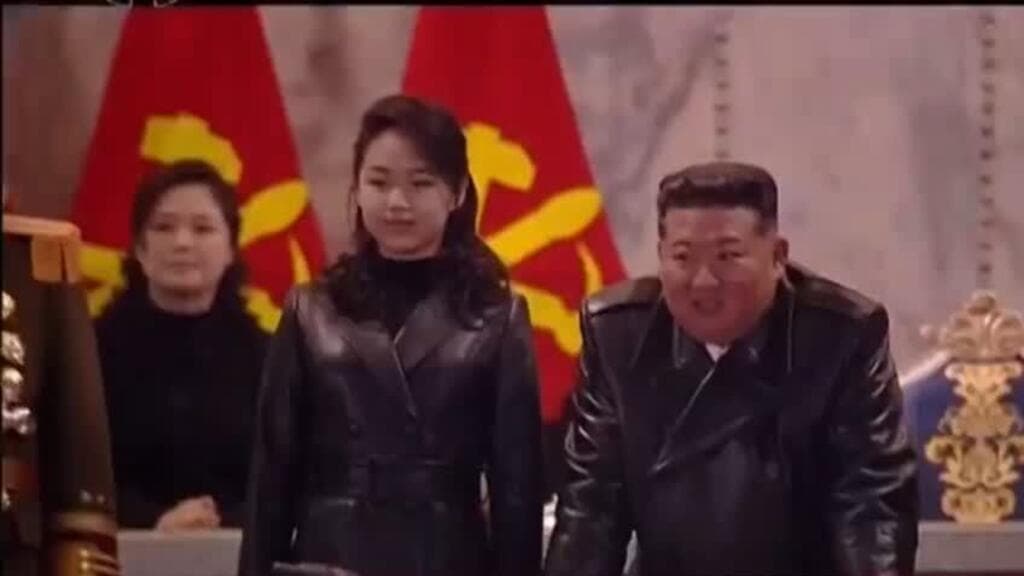 Kim Jong-un exhibe músculo militar y proyecta a su hija como posible sucesora en Pyongyang