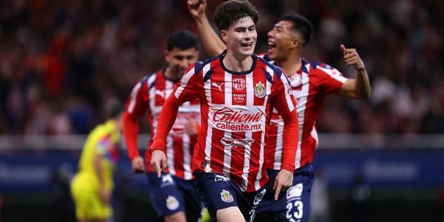 Armando 'Hormiga' González prioriza su futuro en Chivas y rechaza oferta del fútbol ruso